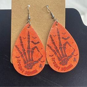 💀NWOT Skeleton hand, spooky, season leather hook earrings